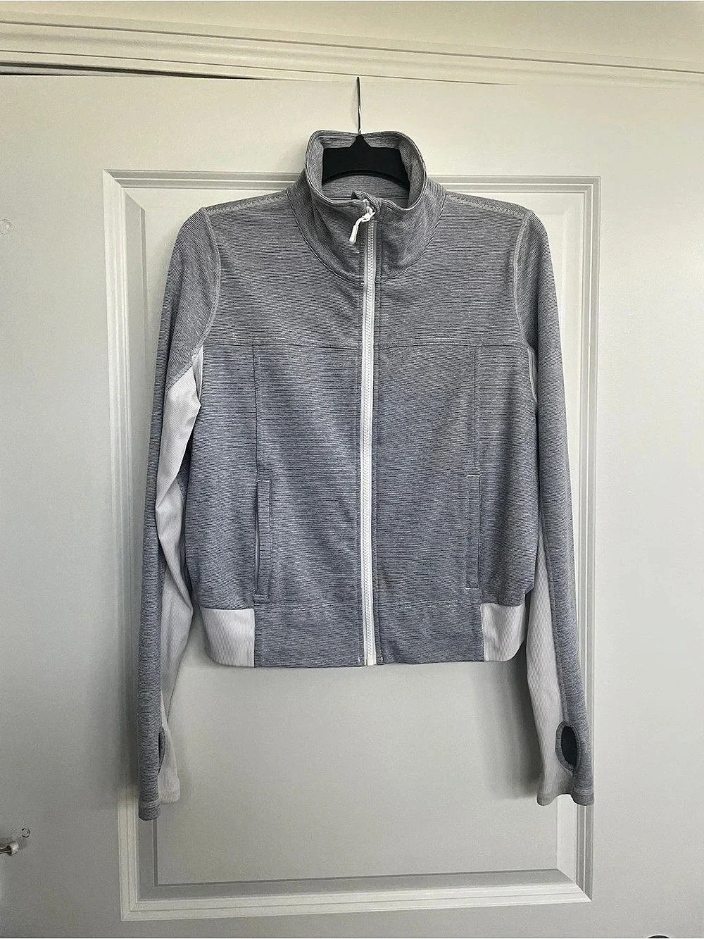 Lululemon Athletica Tadasana Grey White Mesh Jacket Size 10